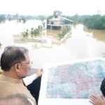 बस्तर के बाढ़ प्रभावित क्षेत्रों में पहुंचे मुख्यमंत्री साय, प्रभावित परिवारों से मिलकर जाना हाल